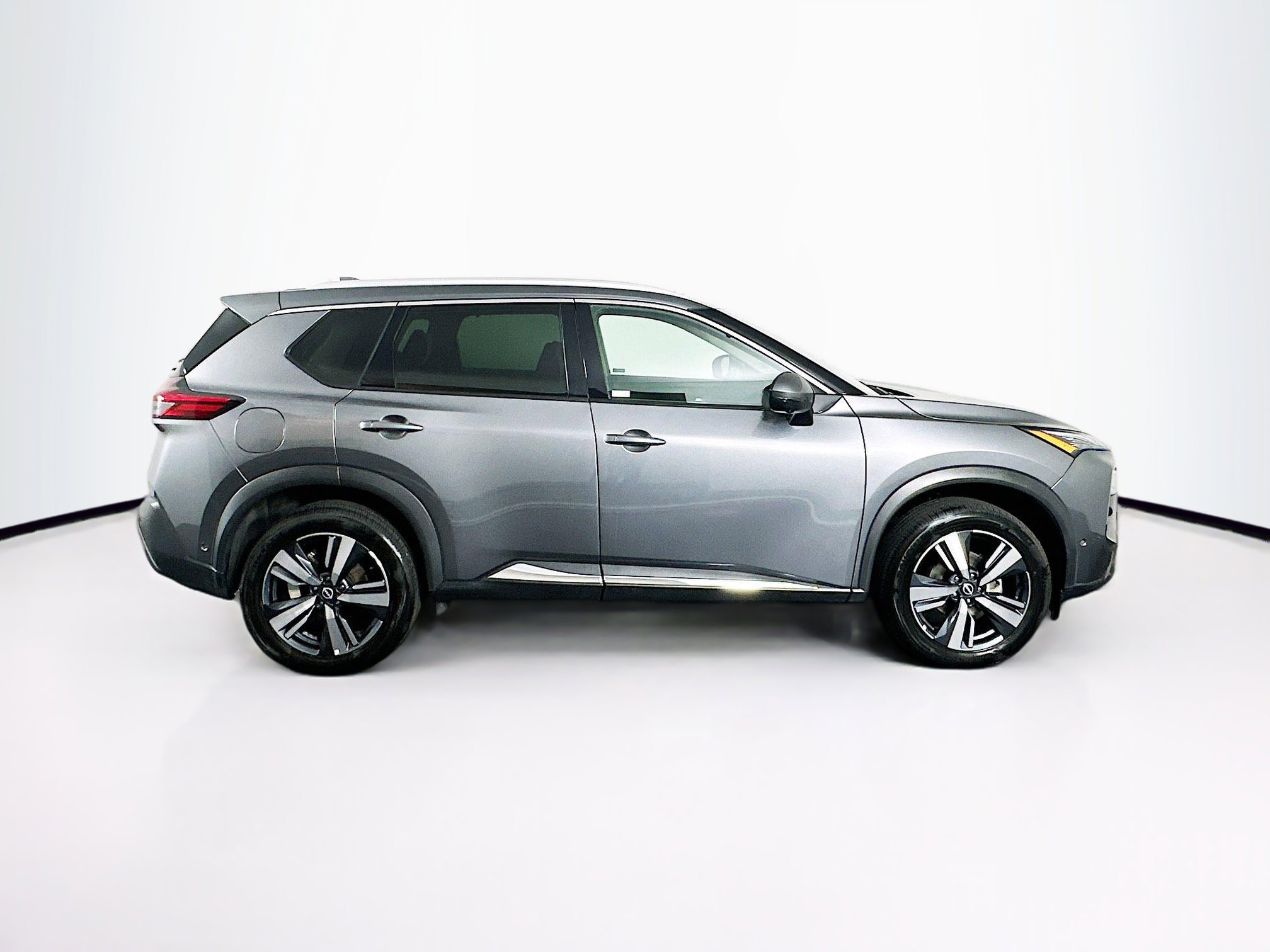 Used 2023 Nissan Rogue SL w/ SL Premium Package image 10