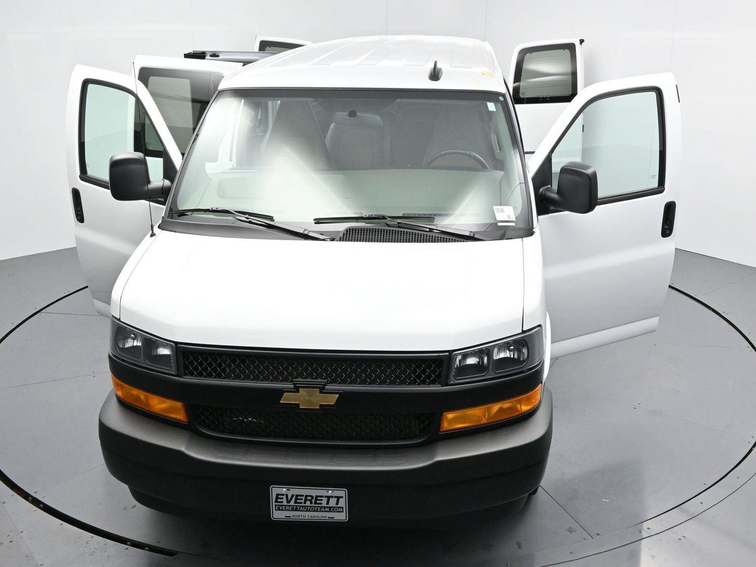 Used 2025 Chevrolet Express 3500 LS image 37