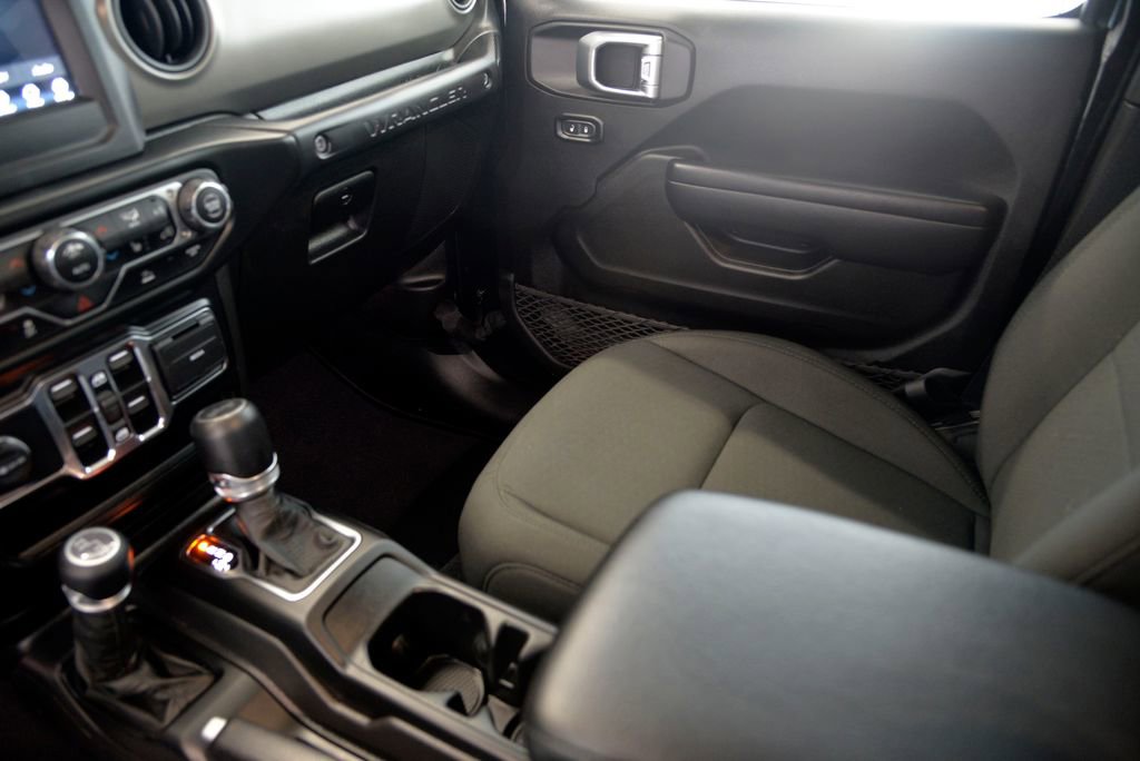 Used 2021 Jeep Wrangler Unlimited Sport image 27