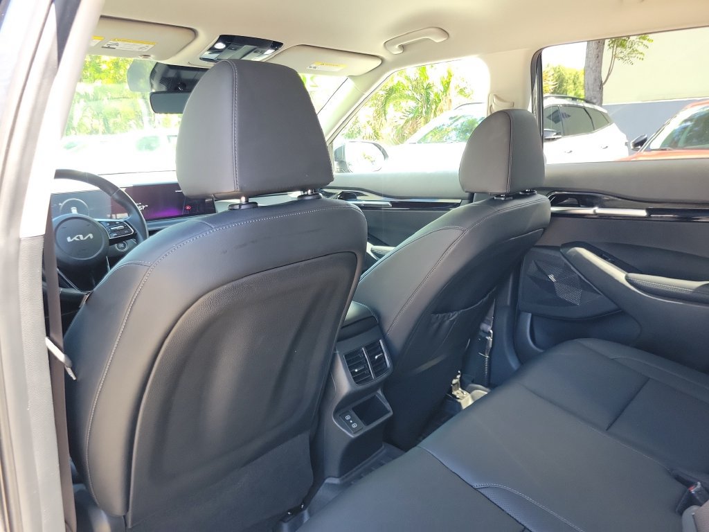 Certified 2024 Kia Seltos EX FWD image 12