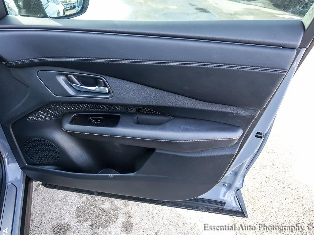 Used 2023 Nissan Ariya AWD image 25