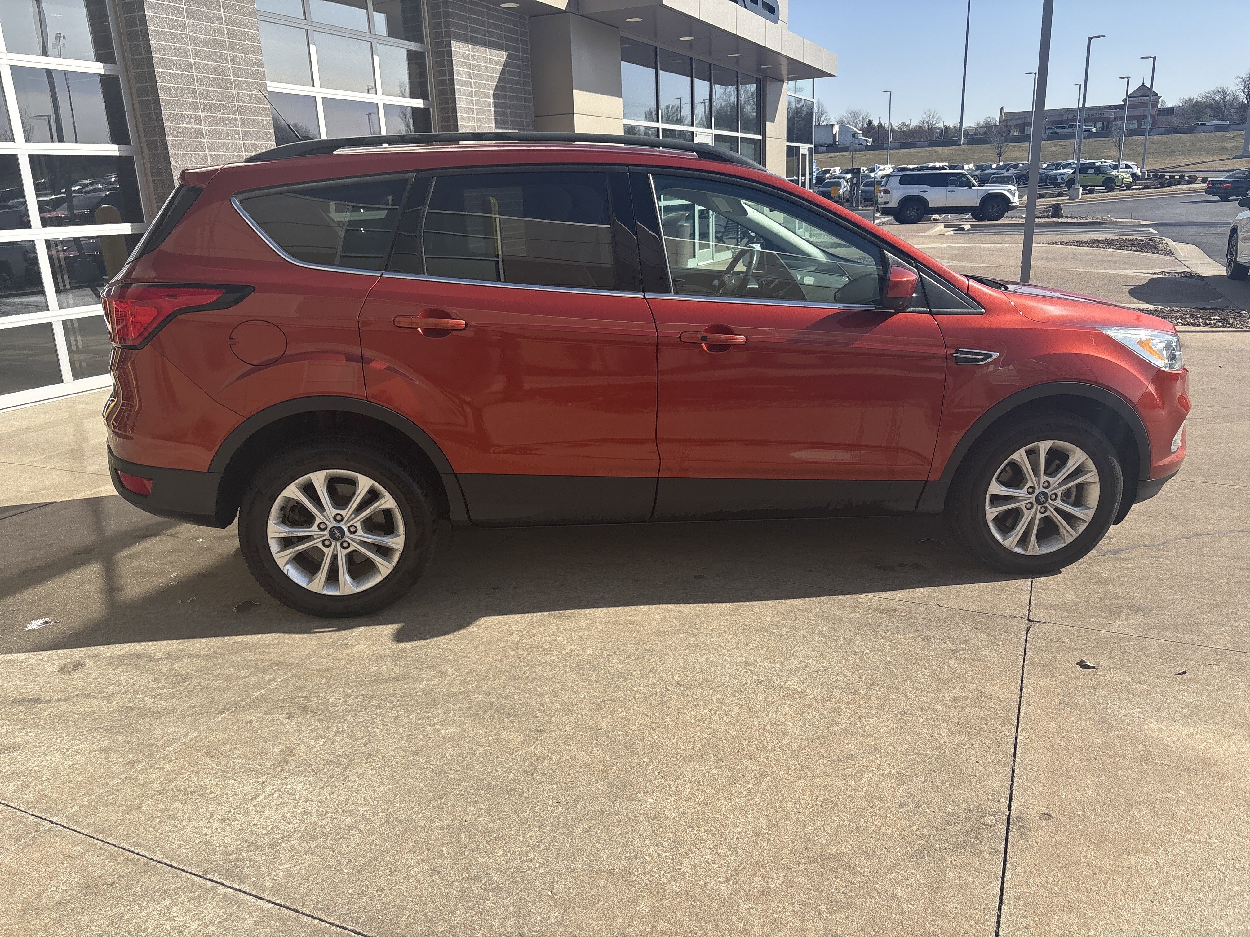 Used 2019 Ford Escape SEL image 10