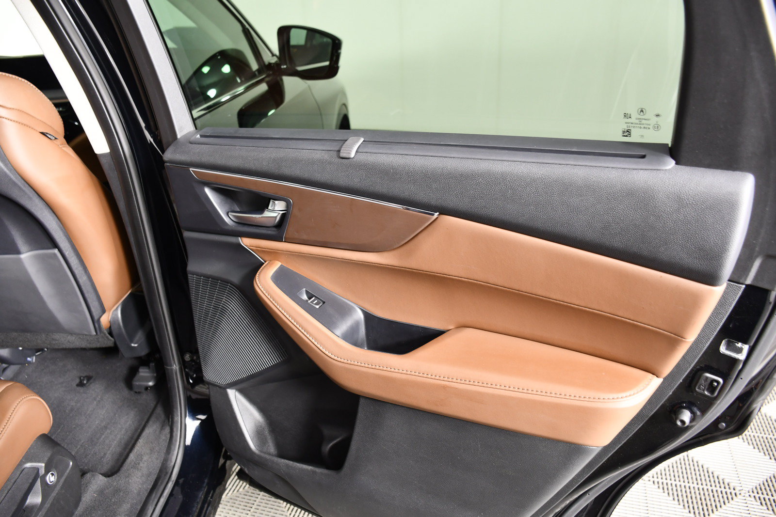 Certified 2024 Acura MDX SH-AWD w/ Technology Package image 43