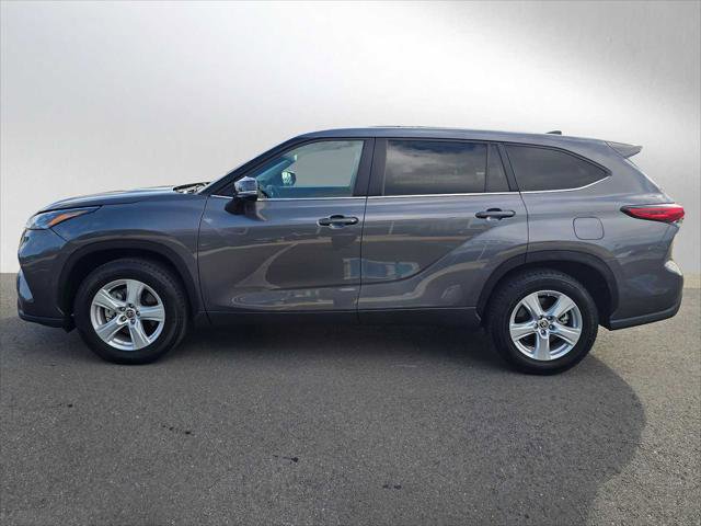 Used 2023 Toyota Highlander LE FWD image 7