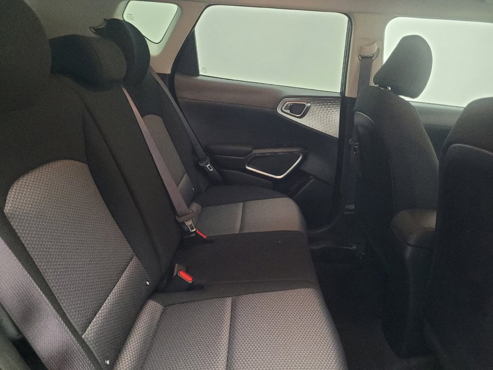Used 2025 Kia Soul LX w/ LX Technology Package image 19