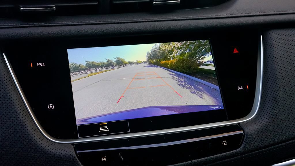 Used 2025 Cadillac XT6 Luxury FWD image 36