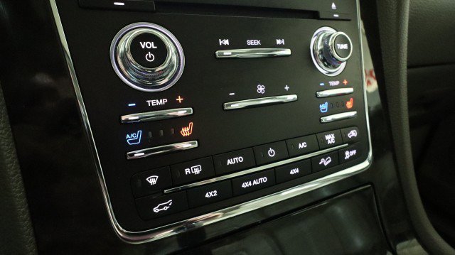 Used 2016 Lincoln Navigator L Select image 18