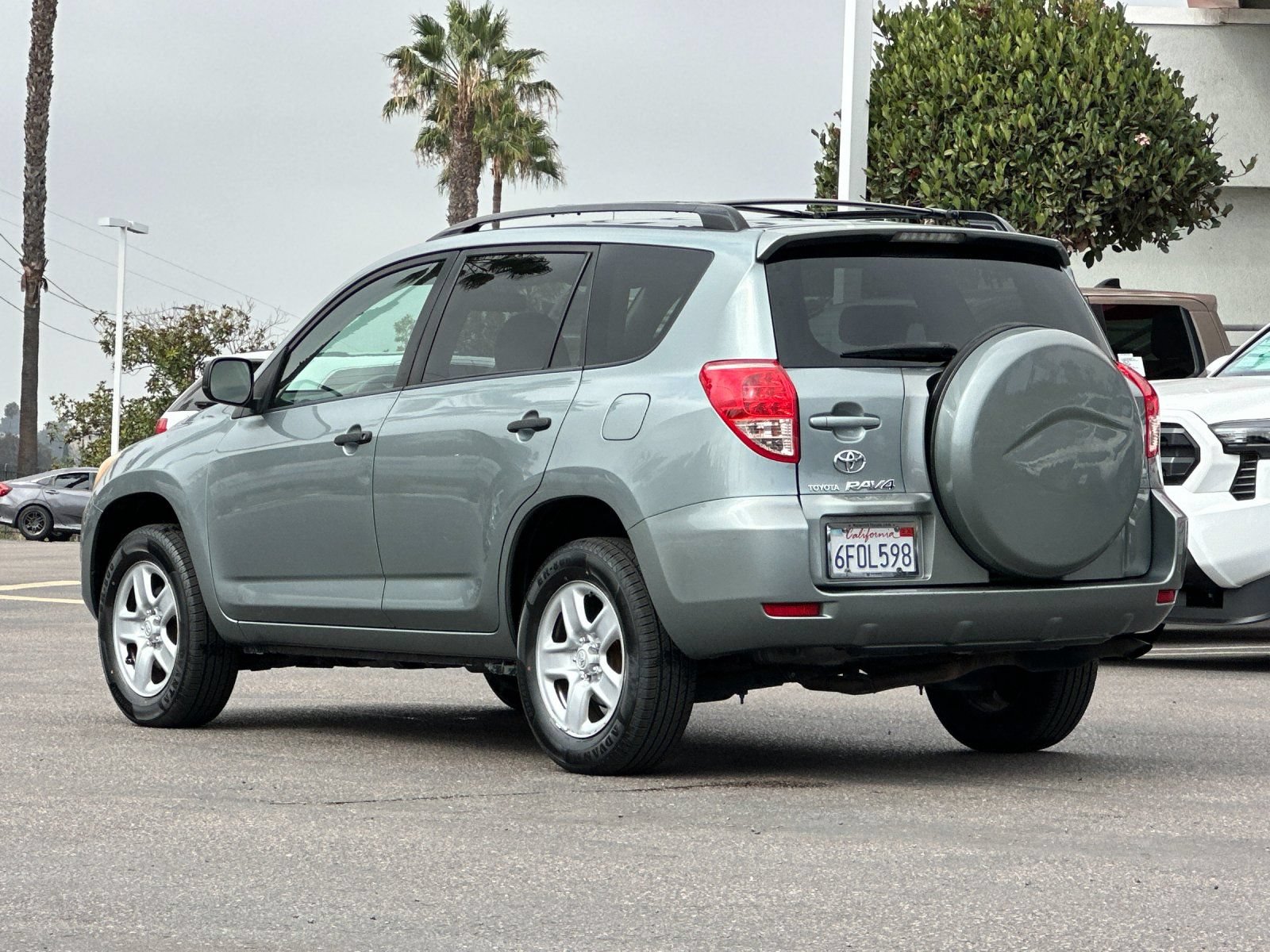Used 2008 Toyota RAV4 2WD w/ 3rd Row image 3
