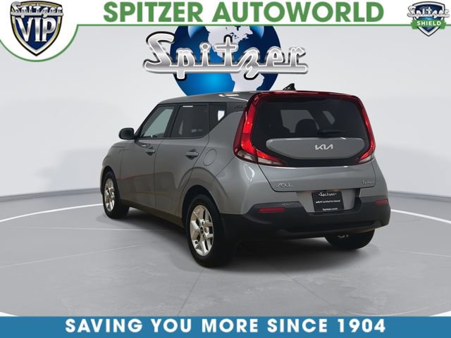 Certified 2022 Kia Soul LX w/ Technology Package image 2
