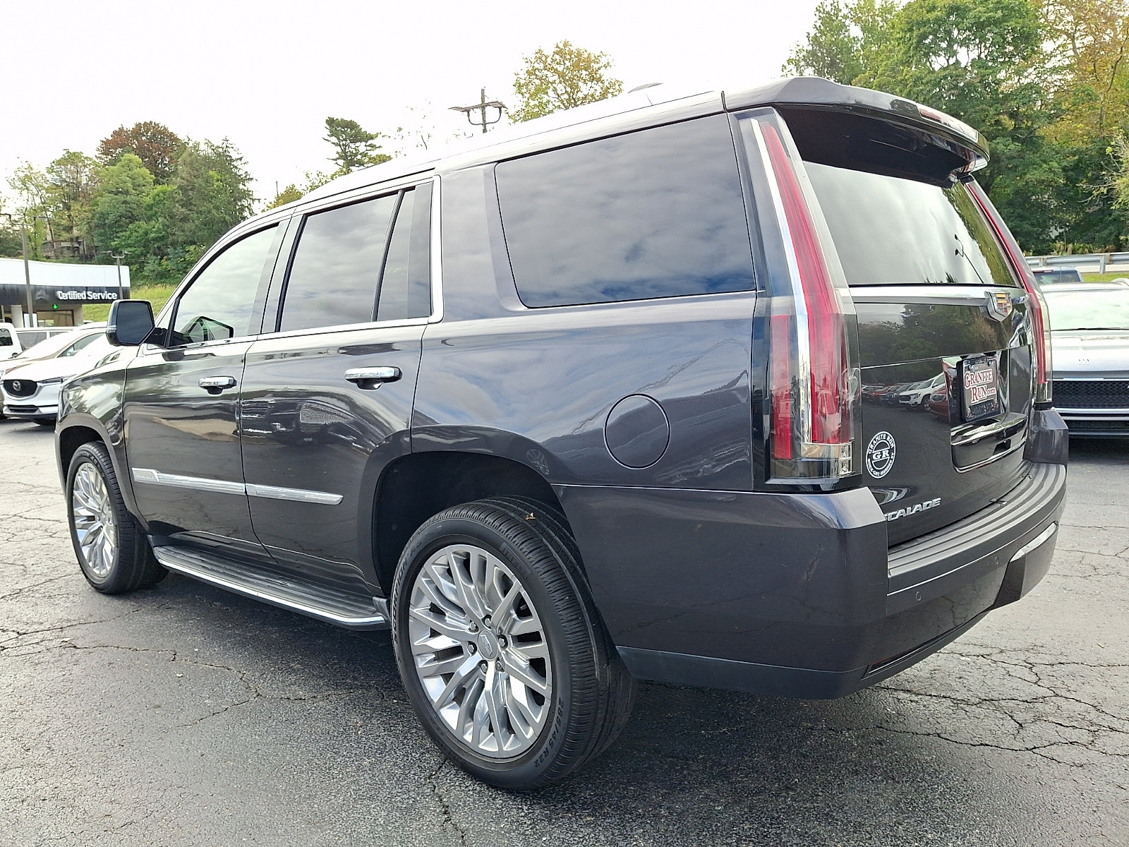 Used 2016 Cadillac Escalade Luxury AWD/4WD image 4