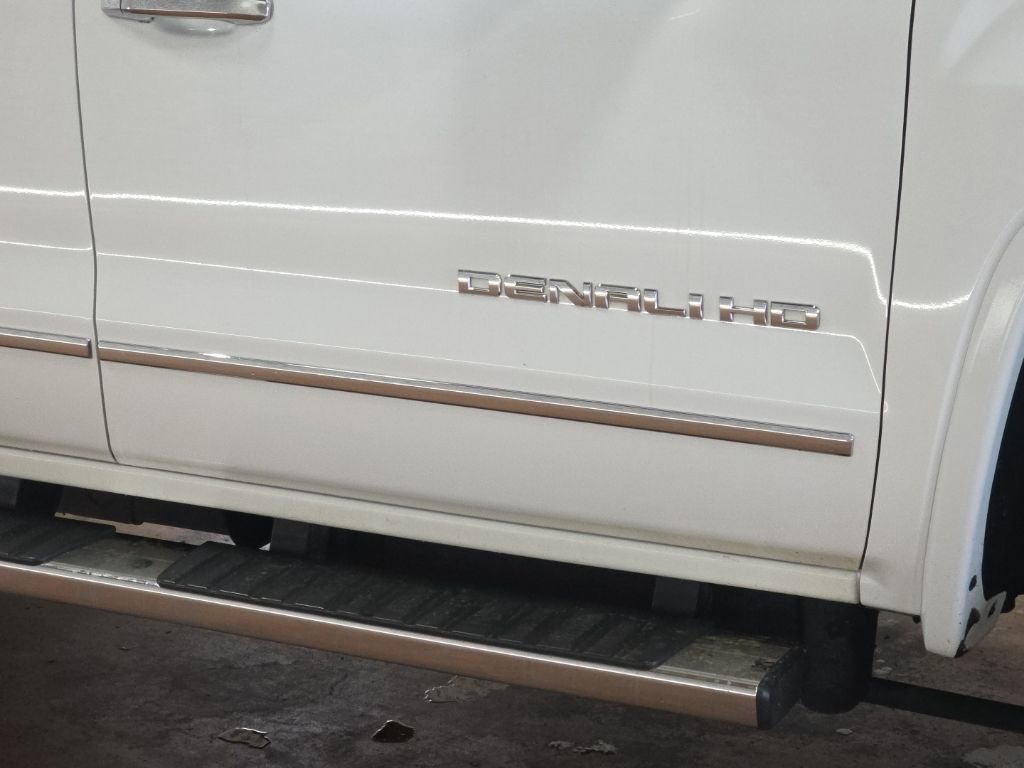 Used 2016 GMC Sierra 2500 Denali w/ Duramax Plus Package image 8