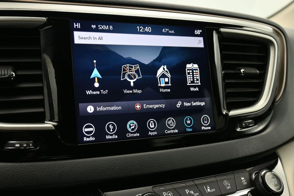 Used 2019 Chrysler Pacifica Touring Plus w/ Advanced Safetytec Group FWD image 27