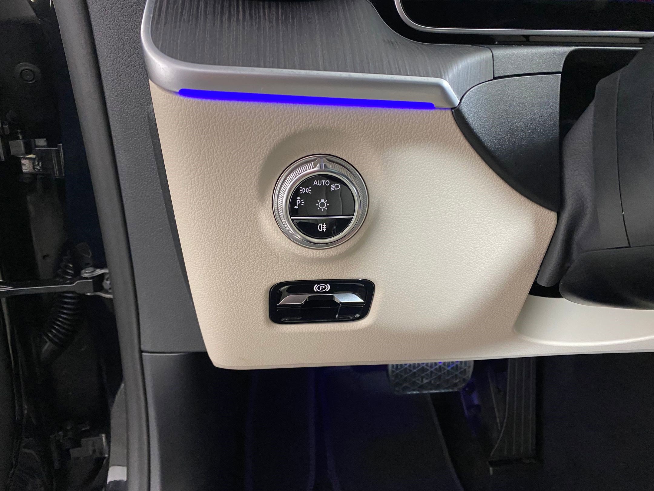 New 2026 Mercedes-Benz CLE 300 4MATIC Coupe image 17