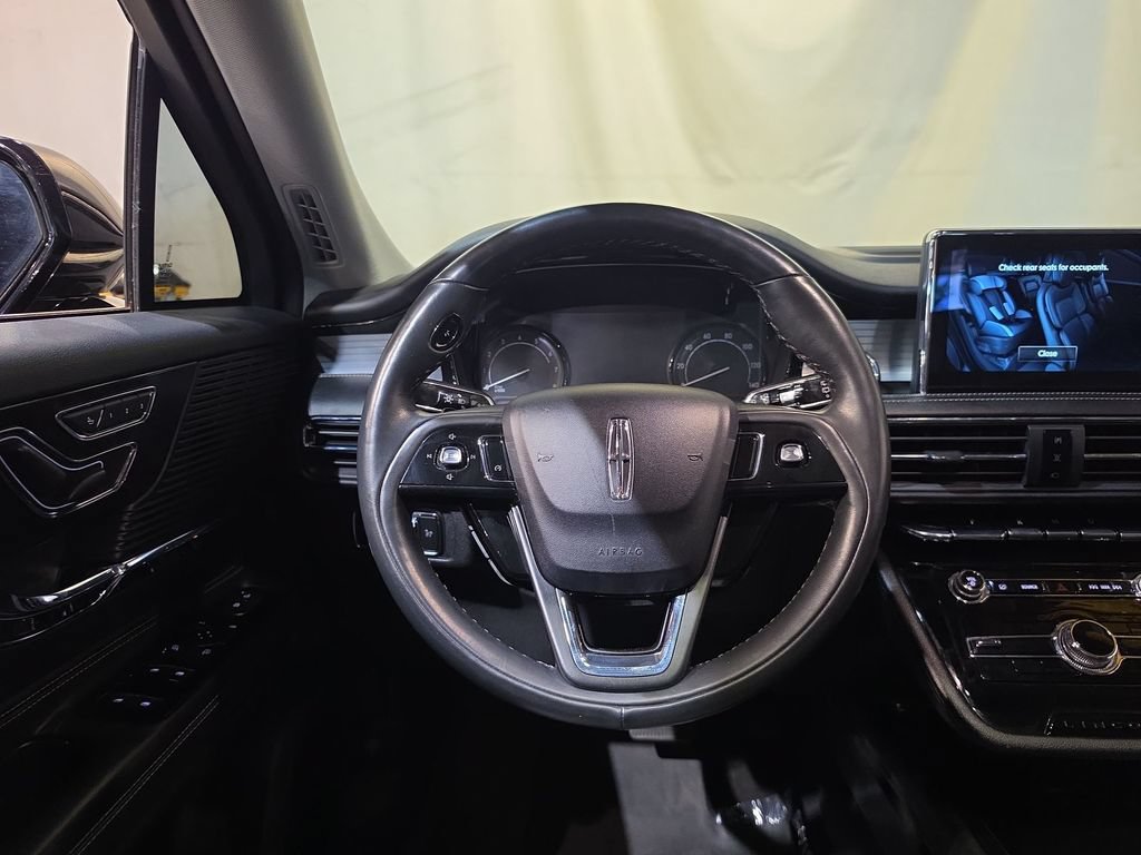 Used 2022 Lincoln Corsair AWD w/ Premium Package image 11