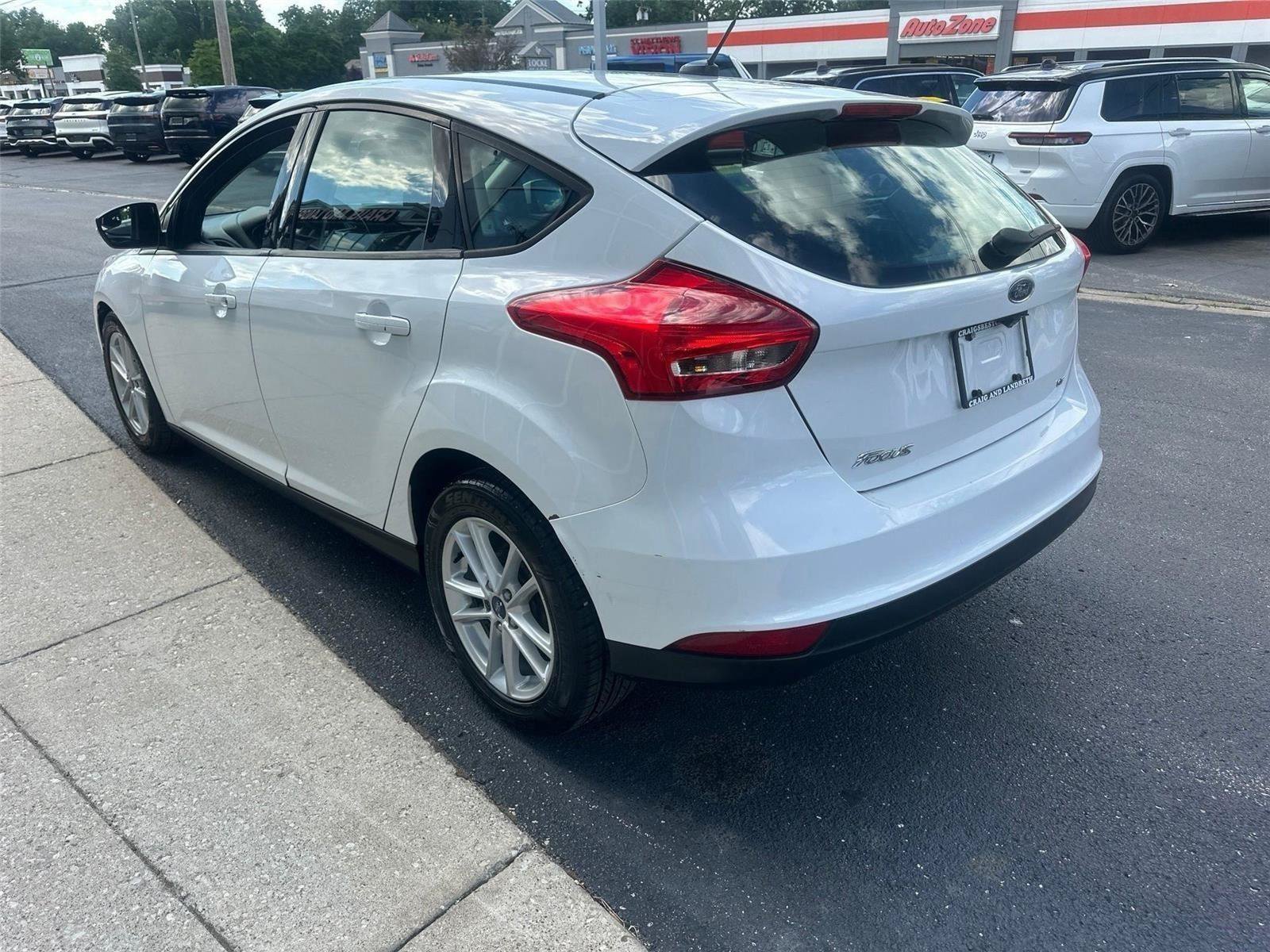Used 2017 Ford Focus SE FWD image 5