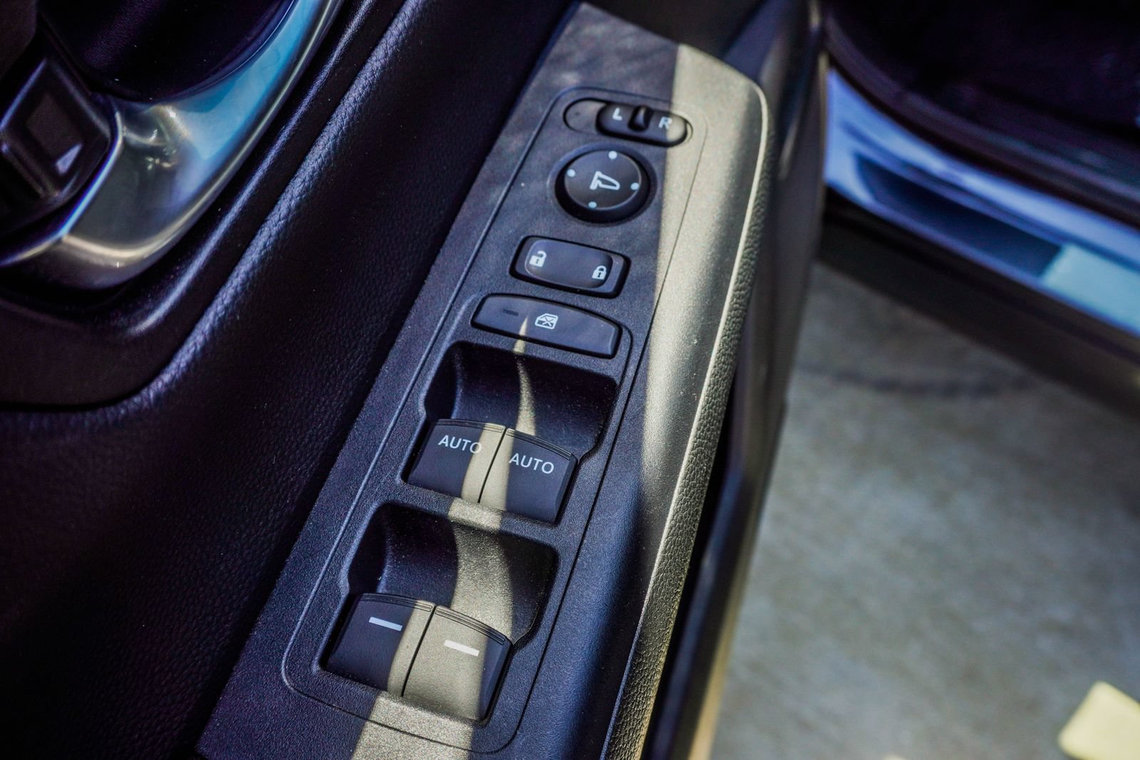 Used 2024 Honda CR-V EX image 35