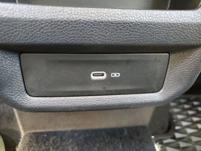 Used 2024 Volkswagen Taos SE image 12