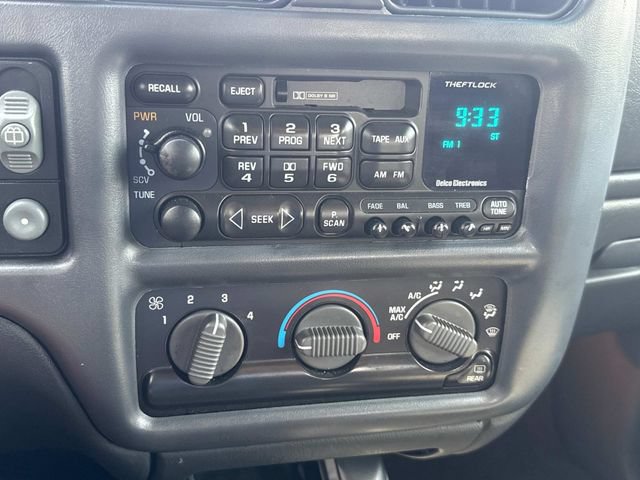 Used 2002 Chevrolet Blazer LS w/ Preferred Equipment Group RWD image 30
