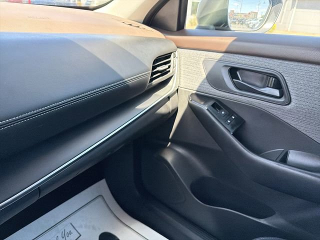 Used 2023 Nissan Rogue S FWD image 23