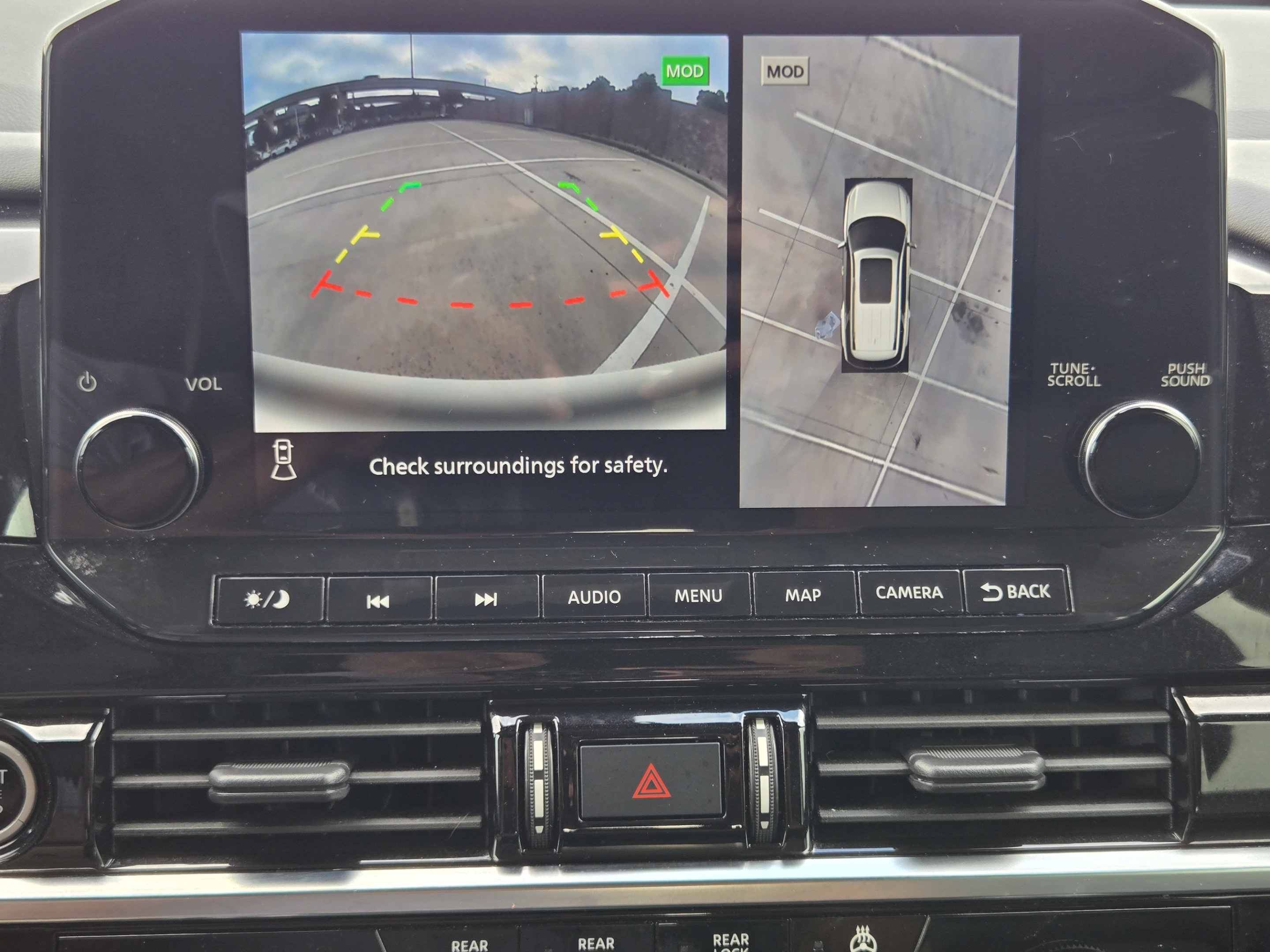 Used 2023 Nissan Pathfinder SL AWD/4WD image 14