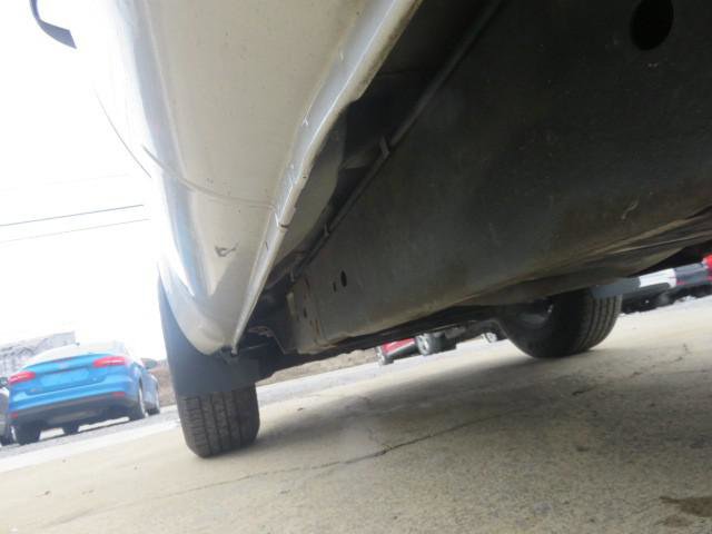 Used 2012 Suzuki Equator Premium image 31