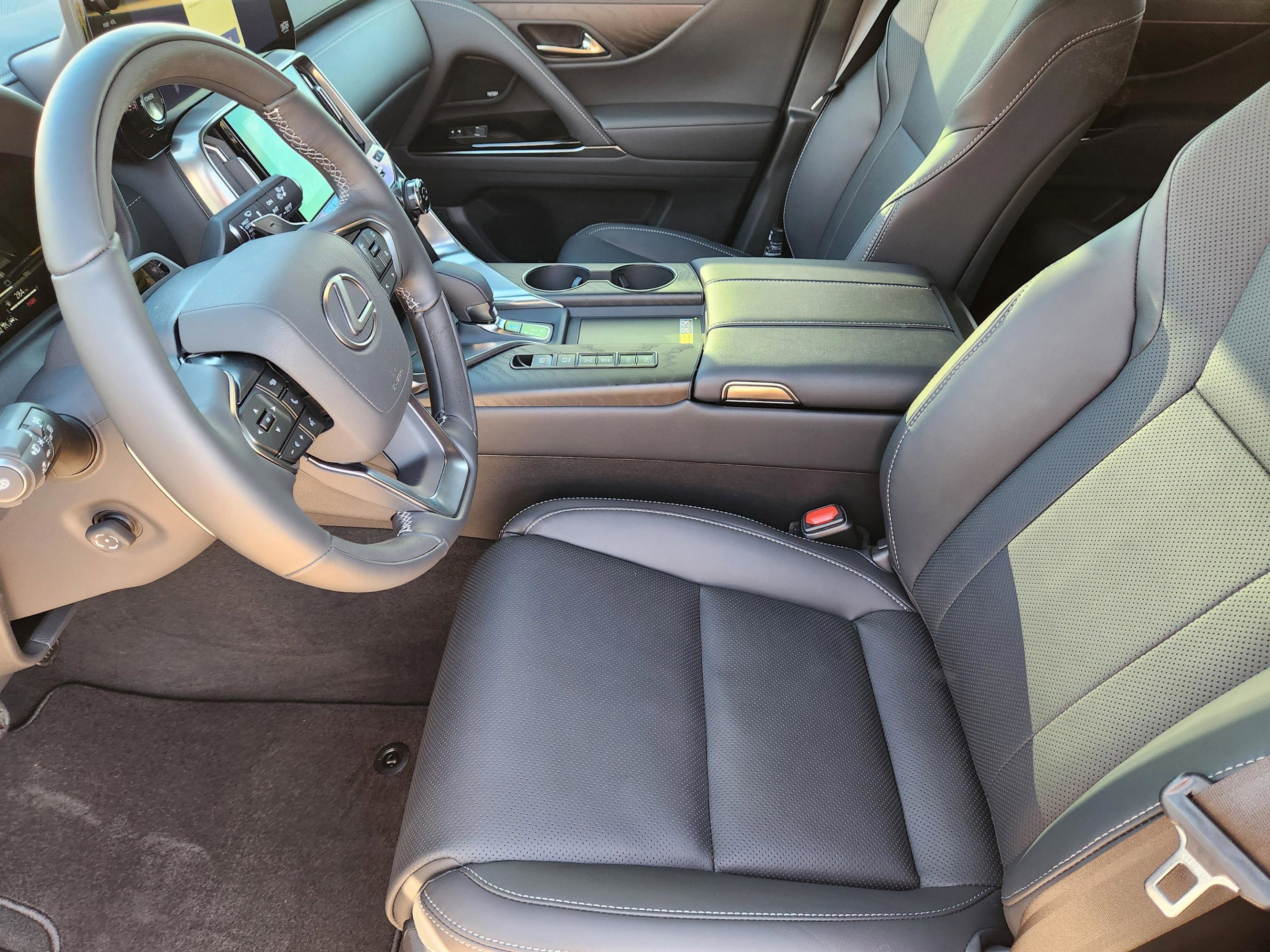 New 2026 Lexus LX 700h Luxury AWD/4WD image 8