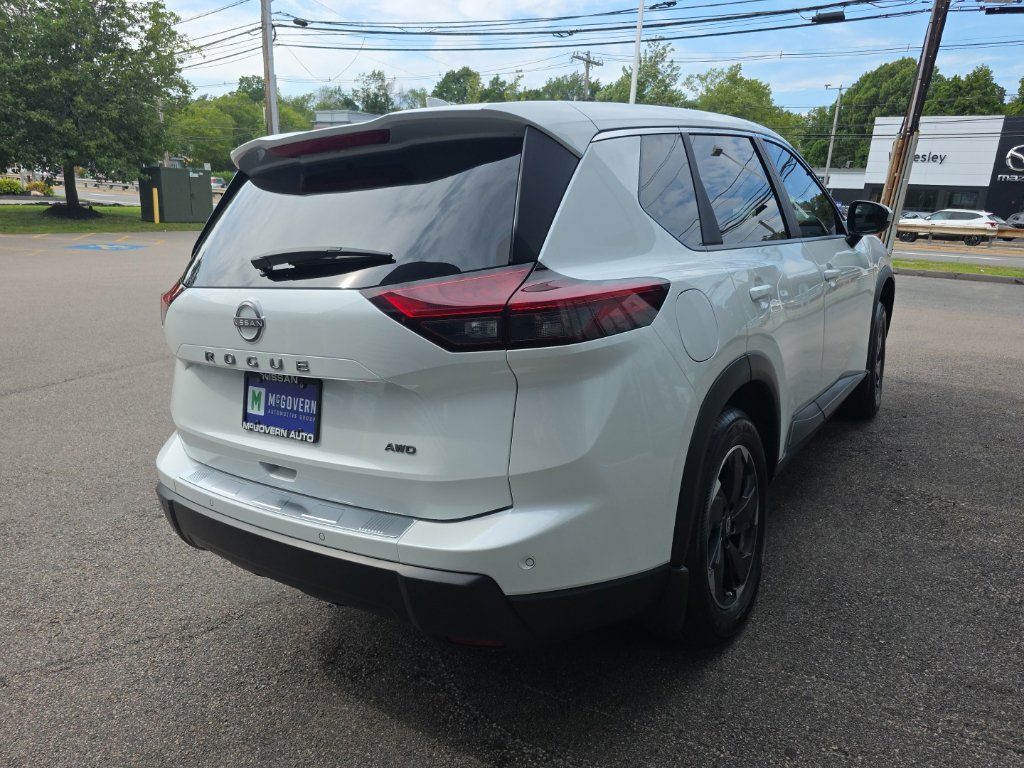 Certified 2026 Nissan Rogue SV AWD/4WD image 6