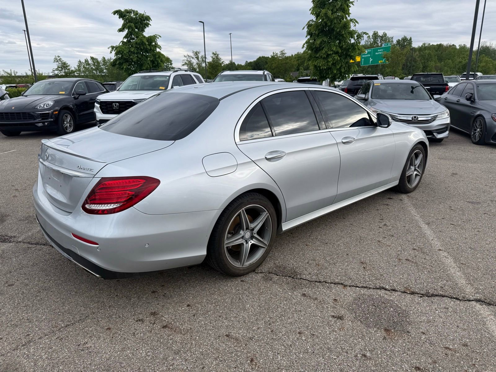 Used 2017 Mercedes-Benz E 300 4MATIC image 5