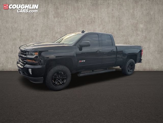 Used 2017 Chevrolet Silverado 1500 LT w/ Midnight Edition AWD/4WD image 4