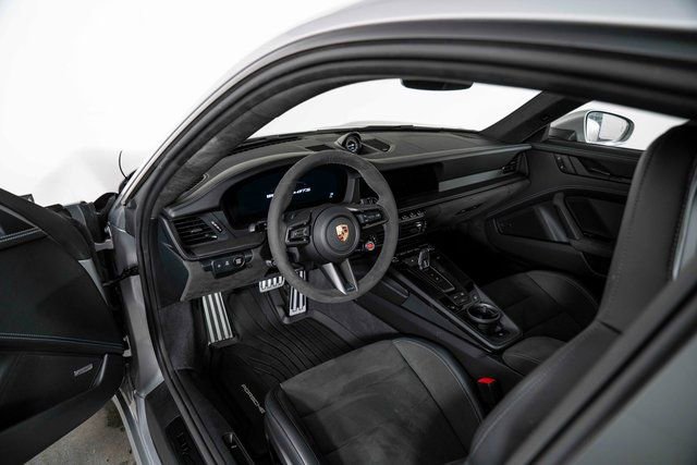Used 2025 Porsche 911 Carrera GTS image 16