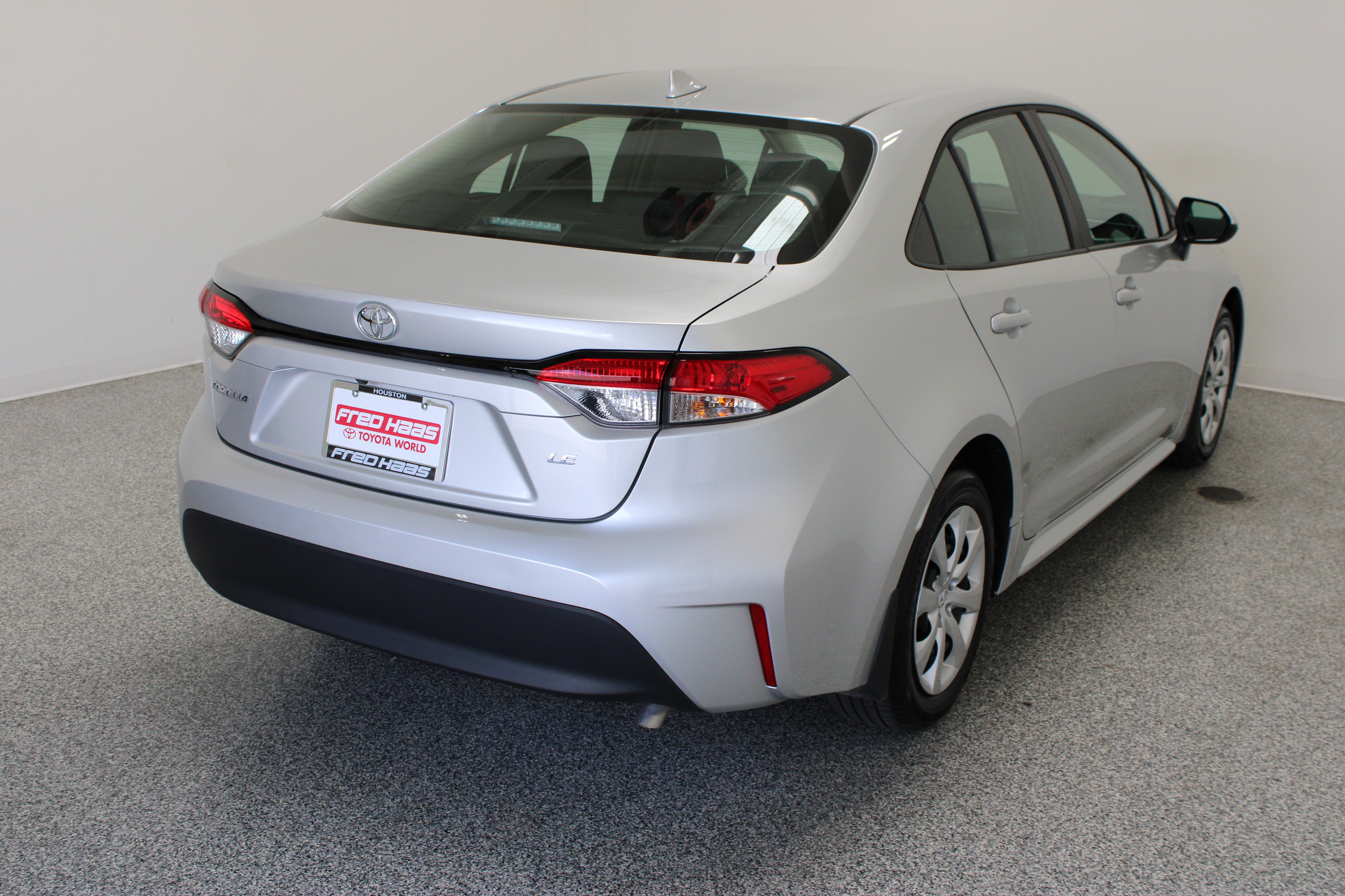 Used 2026 Toyota Corolla LE FWD image 7