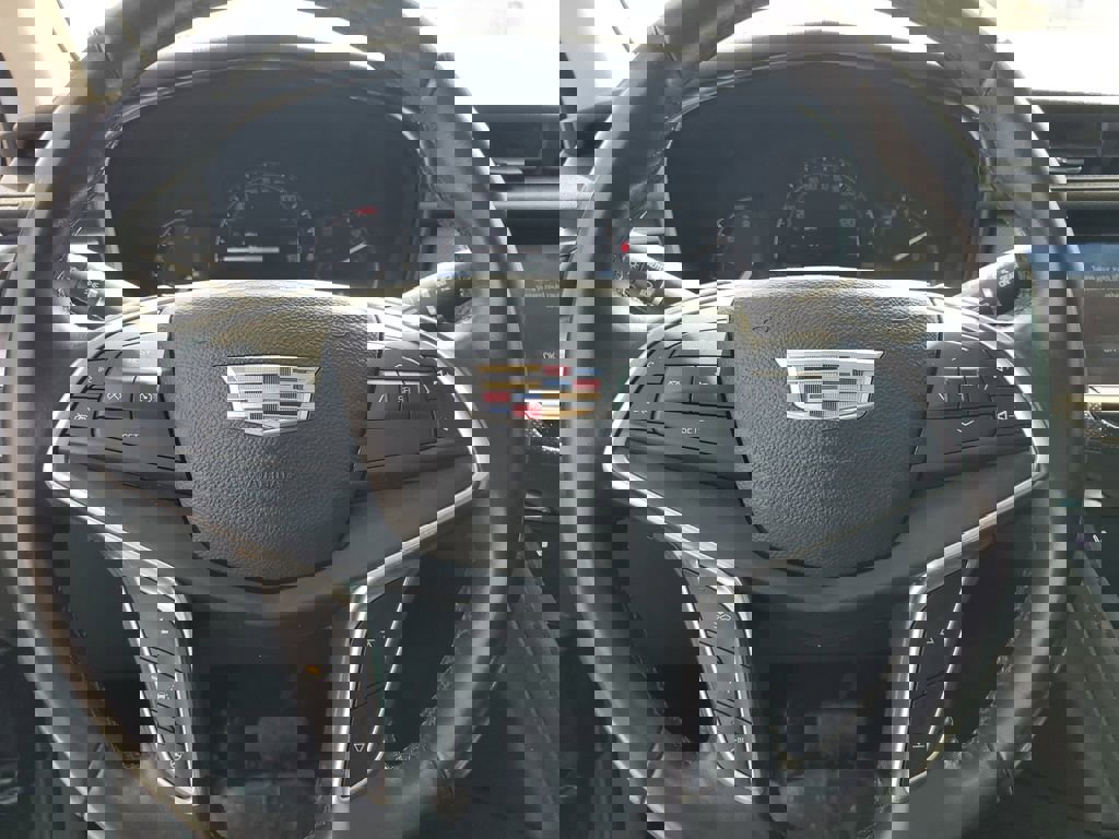 Used 2017 Cadillac XT5 Luxury w/ Driver Awareness Package FWD image 26