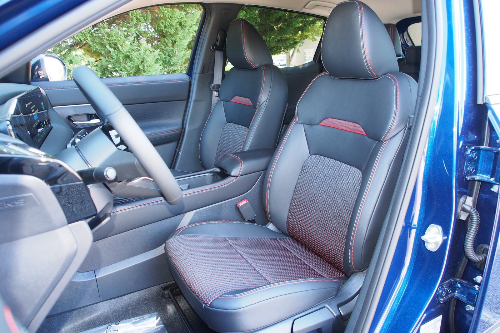 Used 2026 Nissan Kicks SR FWD image 15