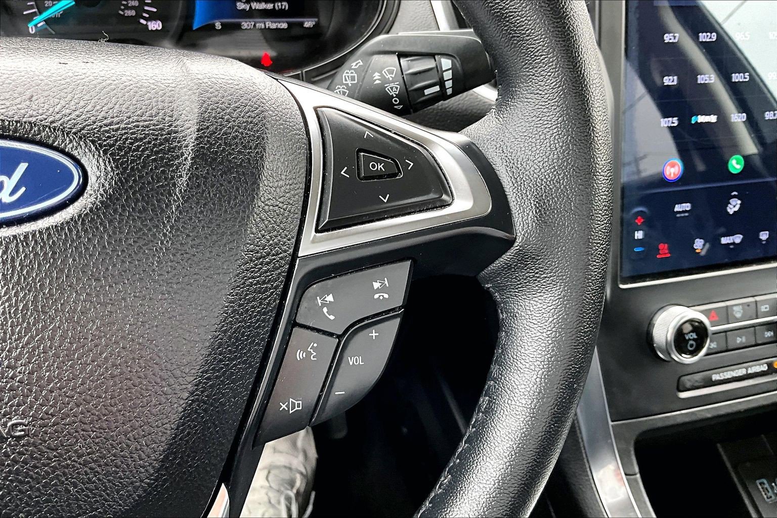 Used 2024 Ford Edge Titanium AWD/4WD image 23