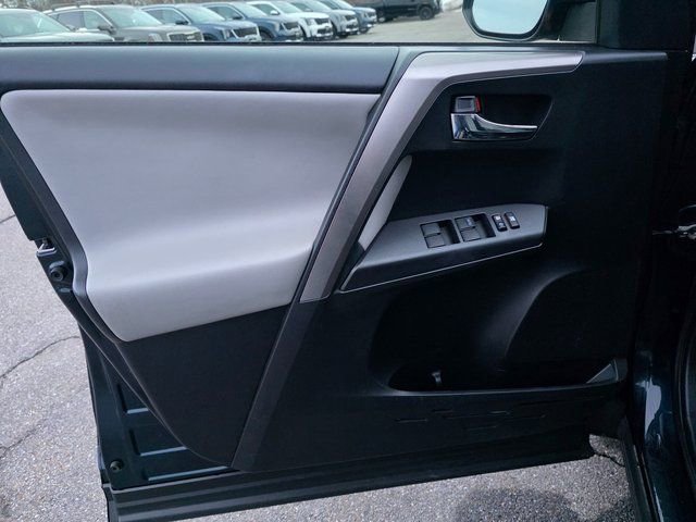 Used 2018 Toyota RAV4 XLE w/ Plus Extra Value Package image 25