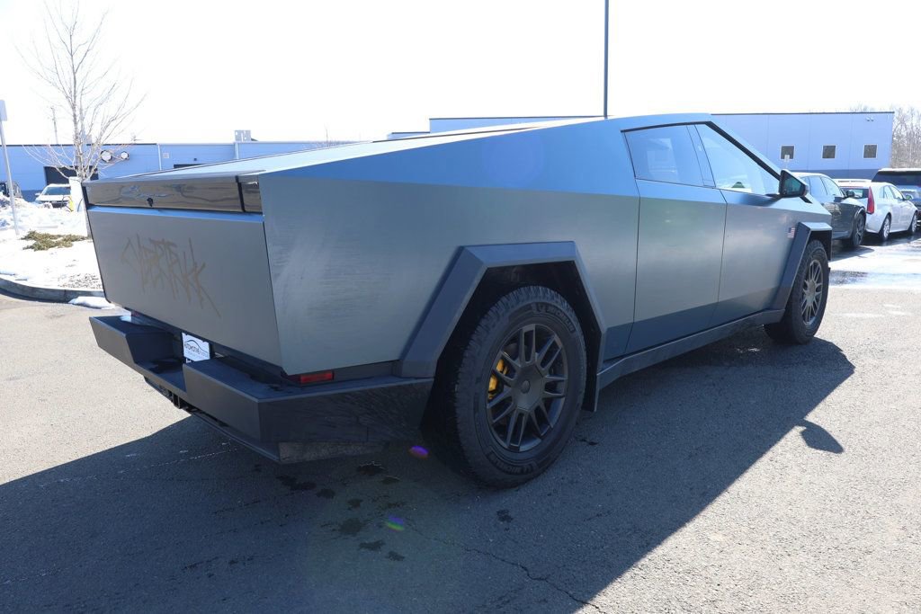 Used 2024 Tesla Cybertruck AWD Crew Cab image 5