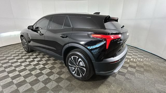 Used 2025 Chevrolet Blazer EV LT AWD/4WD image 4