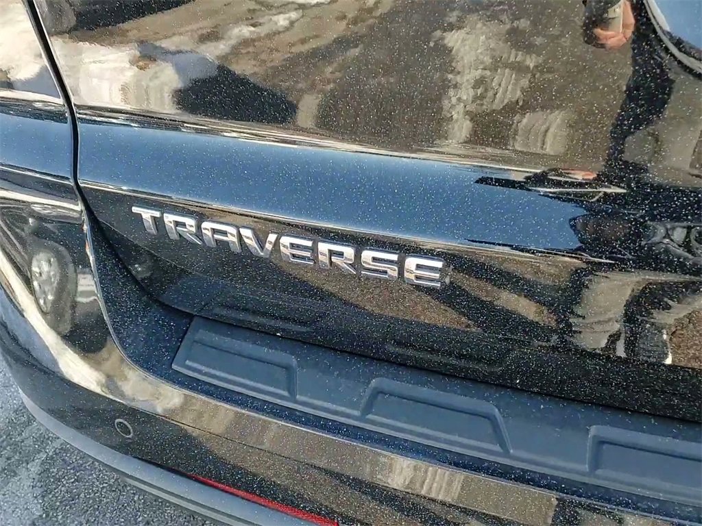 Used 2017 Chevrolet Traverse LT w/ Style and Technology Package image 12