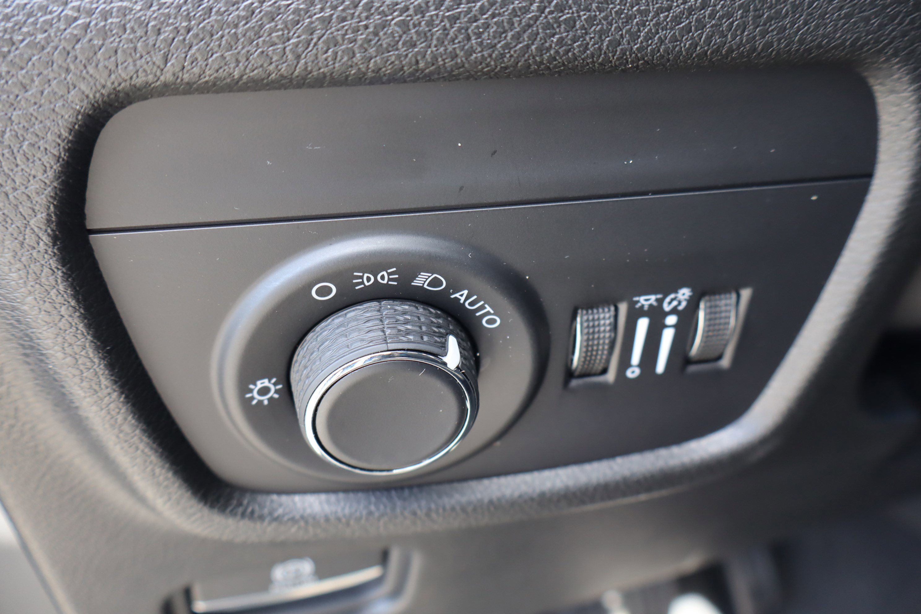 Used 2024 Jeep Grand Cherokee L Altitude image 19