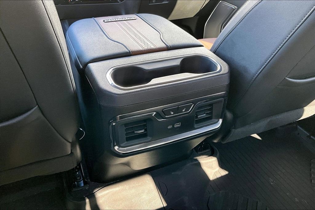 Used 2024 Chevrolet Silverado 2500 High Country w/ High Country Premium Package image 31