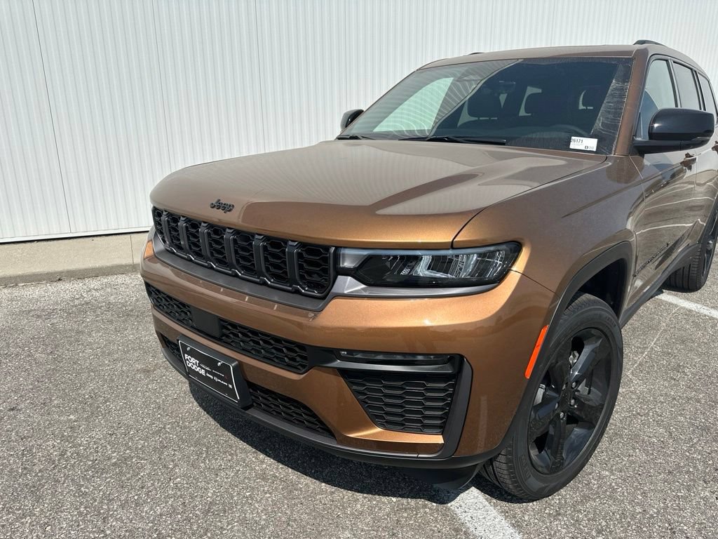 New 2026 Jeep Grand Cherokee L Limited w/ Limited Altitude Package AWD/4WD image 2