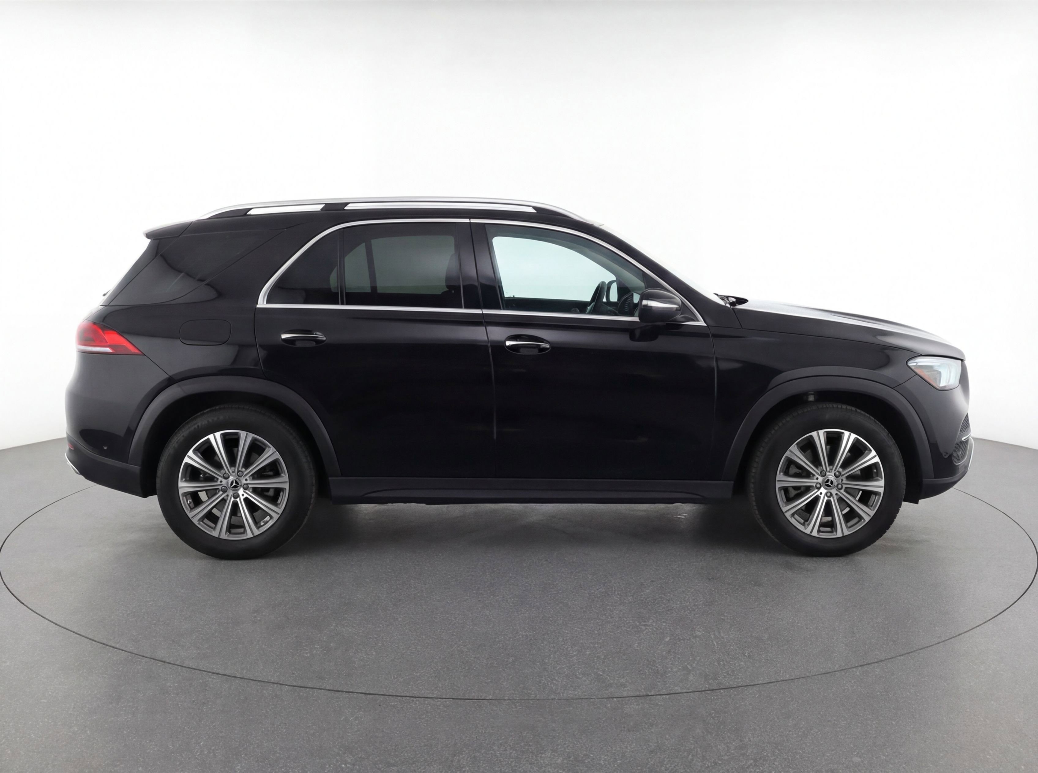 Used 2024 Mercedes-Benz GLC 300 4MATIC image 11