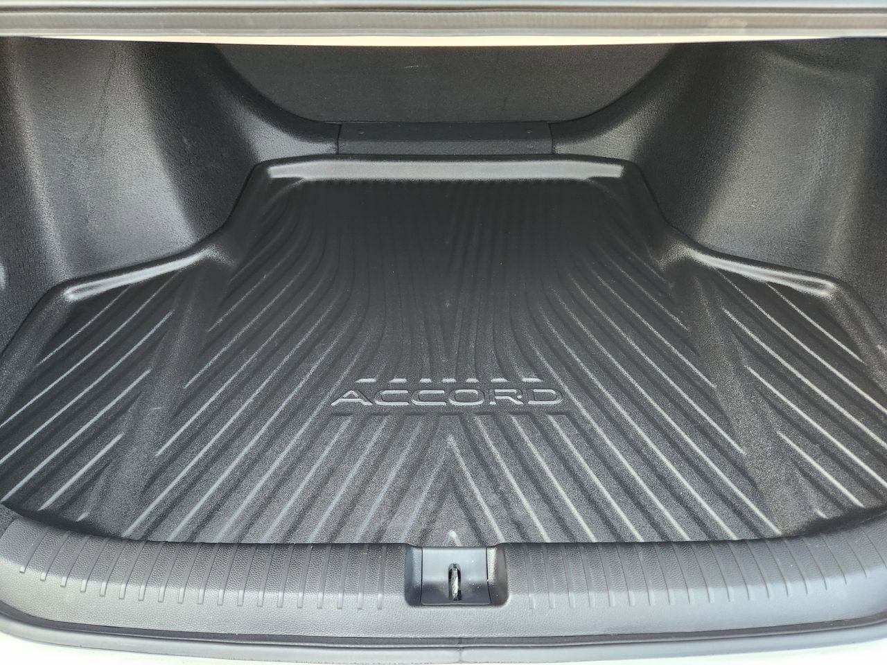 Used 2023 Honda Accord LX image 30