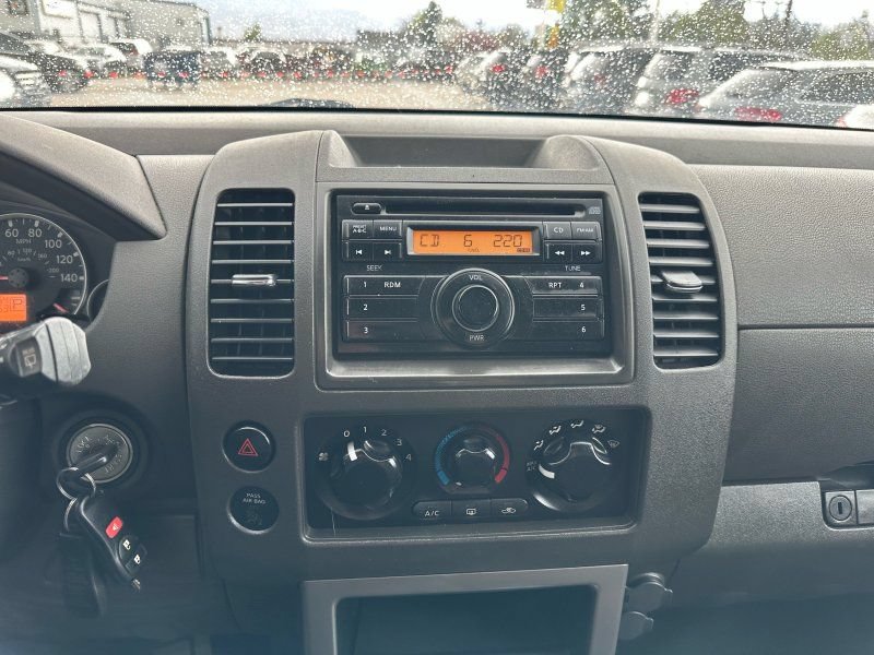 Used 2011 Nissan Pathfinder S AWD/4WD image 19