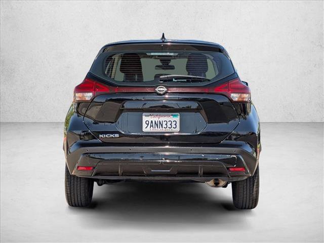 Used 2022 Nissan Kicks S FWD image 7