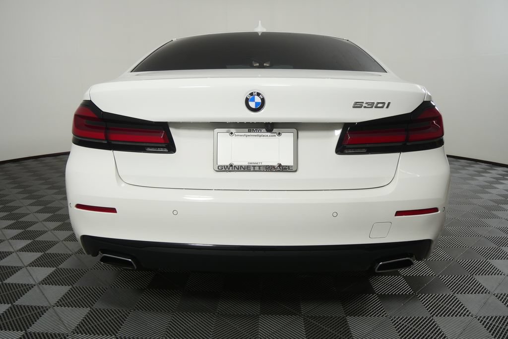 Used 2023 BMW 530i w/ Premium Package RWD image 4