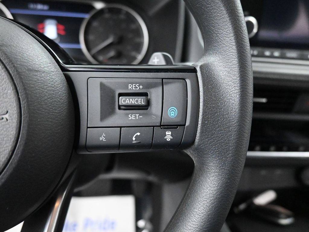 Used 2023 Nissan Rogue SV image 33