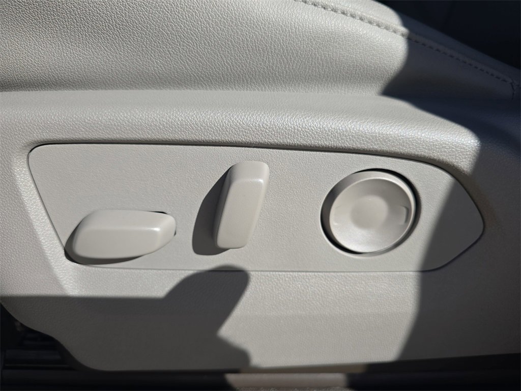 New 2026 GMC Sierra 1500 SLT w/ SLT Premium Package image 28