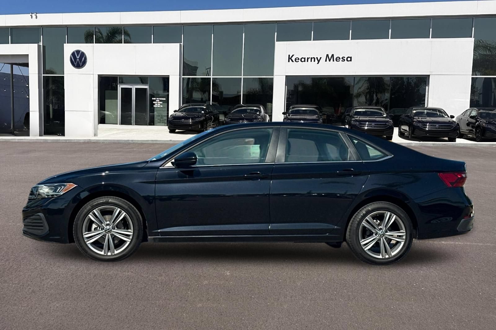 Used 2024 Volkswagen Jetta SE FWD image 7