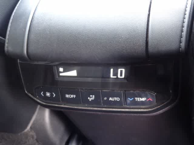 Used 2021 Toyota Highlander XSE FWD image 14